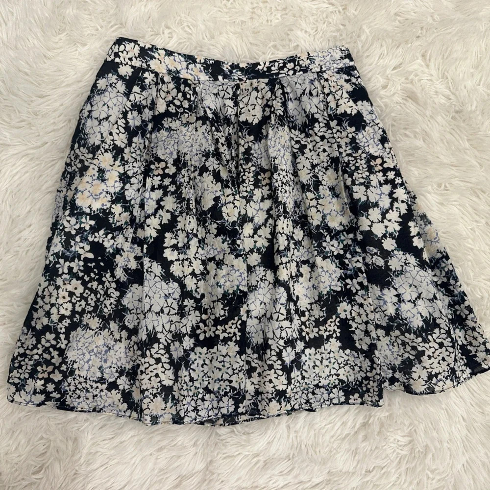 Club Monaco floral pleated skirt with pockets| size 0